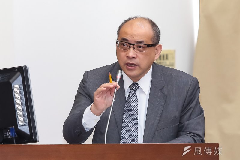 金管會副主委鄭貞茂寫作「台灣金融業正面臨的3大挑戰」,點出這三大挑戰分別包括了國際監理趨勢轉變、國內外與跨業競爭加劇以及缺乏研發與創新投資,雖然論點中肯但也是在媒體上常見的論調。(資料照,顏麟宇攝)