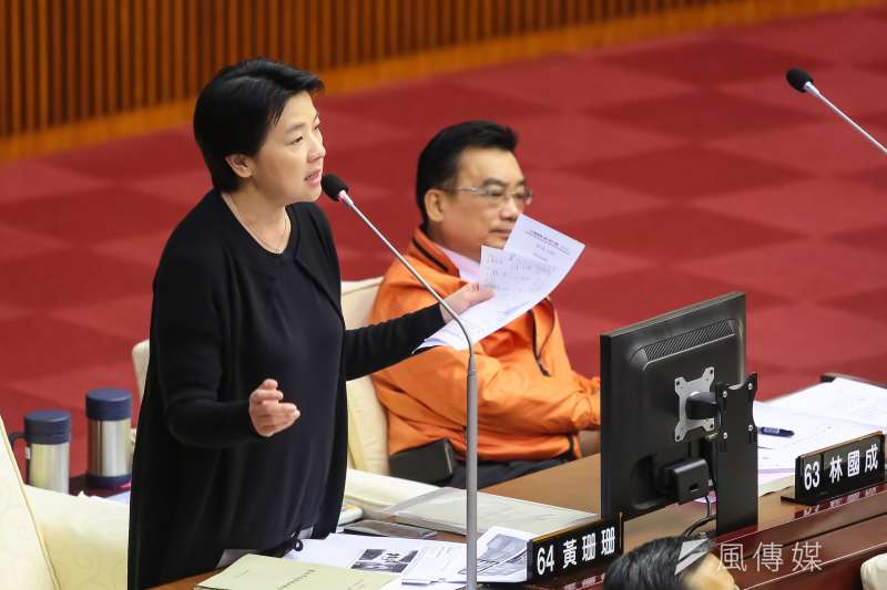 201704012-台北市議員黃珊珊12日於市議會質詢。(顏麟宇攝) 201704012-台北市議員黃珊珊12日於市議會質詢。(顏麟宇攝)