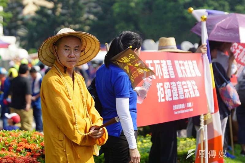 2017-07-23--「史上最大科,眾神上凱道」遊行,上百轎班於中正紀念堂自由廣場匯聚,亦有佛教團體參與-盧逸峰攝 2017-07-23--「史上最大科,眾神上凱道」遊行,上百轎班於中正紀念堂自由廣場匯聚,亦有佛教團體參與-盧逸峰攝