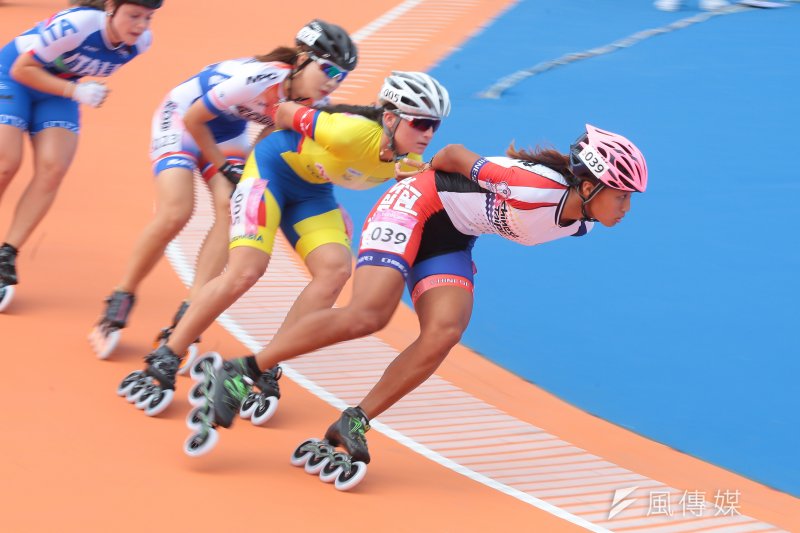 20170822-世大運中華女子滑輪隊22日於15000公尺淘汰賽中,包辦金銀兩面獎牌,選手李孟竹(編號039)奪銀。(顏麟宇攝) 20170822-世大運中華女子滑輪隊22日於15000公尺淘汰賽中,包辦金銀兩面獎牌,選手李孟竹(編號039)奪銀。(顏麟宇攝)