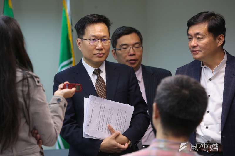 20171122-新境界文教基金會副執行長陳錦稷22日出席民進黨中常會會後記者會。(顏麟宇攝) 20171122-新境界文教基金會副執行長陳錦稷22日出席民進黨中常會會後記者會。(顏麟宇攝)