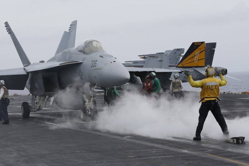 南海主權爭議導致情勢緊張,美軍日前出動航空母艦「史坦尼斯號」進行演習(美聯社) 南海主權爭議導致情勢緊張,美軍日前出動航空母艦「史坦尼斯號」進行演習(美聯社)