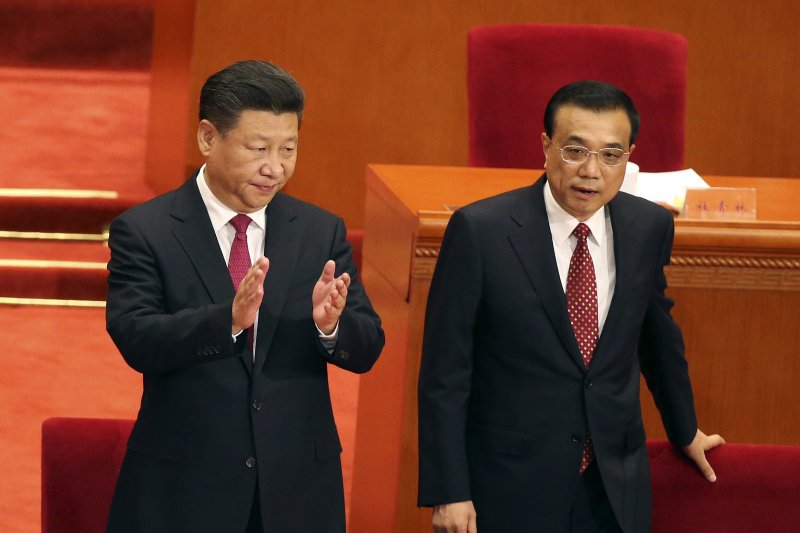 裴敏欣指出,威權體制下的中國經濟發展容易導致權貴資本主義,其根本原因是統治精英控制了巨大的經濟資源和有對產權的絕對定義和支配權。圖為習近平(左)、李克強。(AP)