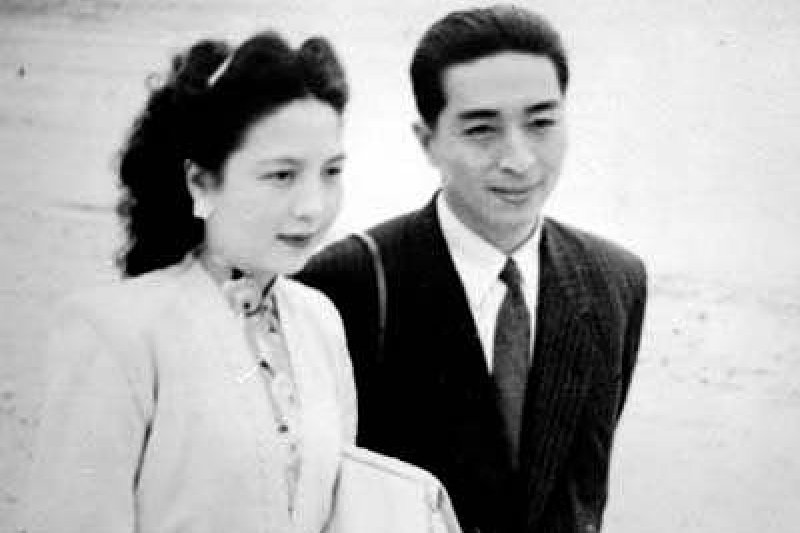 「恭喜恭喜」的創作人陳歌辛創作該曲時,除了在恭喜農曆新年,更是在恭喜中國抗戰勝利。(取自維基百科) 「恭喜恭喜」的創作人陳歌辛創作該曲時,除了在恭喜農曆新年,更是在恭喜中國抗戰勝利。(取自維基百科)