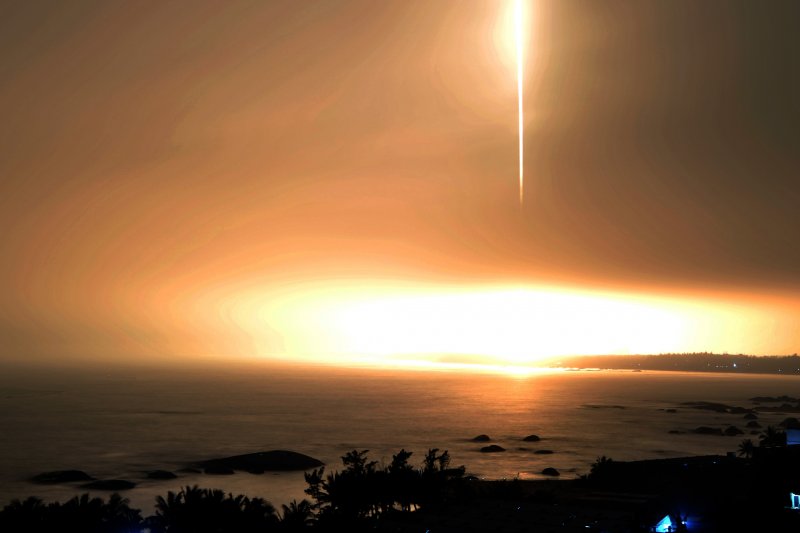 搭載天舟一號貨運太空船的長征七號遙二運載火箭4月20日在文昌航太發射場點火發射,約596秒後,太空船與火箭分離,進入預定軌道,發射取得成功。(新華社) 搭載天舟一號貨運太空船的長征七號遙二運載火箭4月20日在文昌航太發射場點火發射,約596秒後,太空船與火箭分離,進入預定軌道,發射取得成功。(新華社)