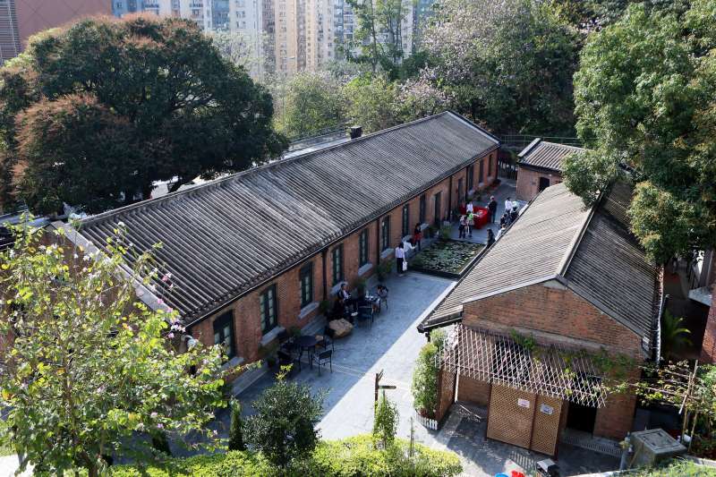 遊客在饒宗頤文化館參觀(新華社) 遊客在饒宗頤文化館參觀(新華社)