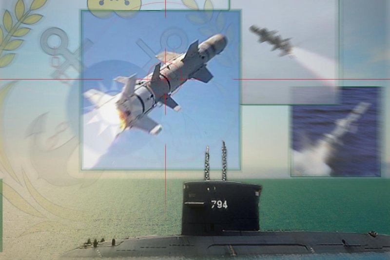 劍龍級潛艦順利結合潛射型魚叉反艦飛彈提升戰力後,海軍之後將採化整為零方式,進行內部作戰、聲納等系統的性能提升。(取自中華民國海軍網站、澳洲國防部網站、波音公司網站/影像合成:風傳媒)