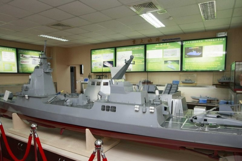 海軍委託丹麥DMI試驗室所製作的「ACS」艦1/50模型，曾經進行煙流試驗分析。（國防部提供）