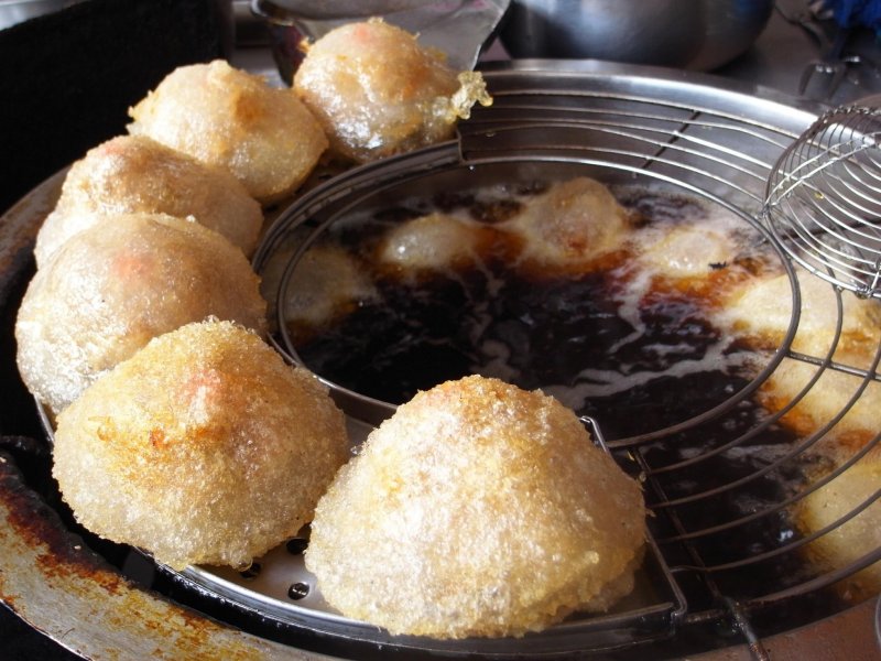皮炸得酥脆的北門口肉圓。(圖/彰化小食記@facebook) 皮炸得酥脆的北門口肉圓。(圖/彰化小食記@facebook)