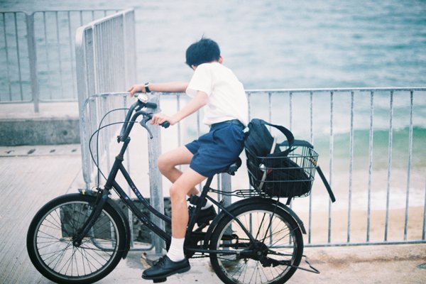 青少年、青年、沮喪、失意。(取自xiu xiu@flicker) 青少年、青年、沮喪、失意。(取自xiu xiu@flicker)