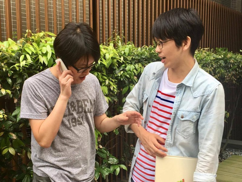 採訪尾聲,郭漁突然拿出Nokia手機,(圖/鐘敏瑜攝) 採訪尾聲,郭漁突然拿出Nokia手機,(圖/鐘敏瑜攝)