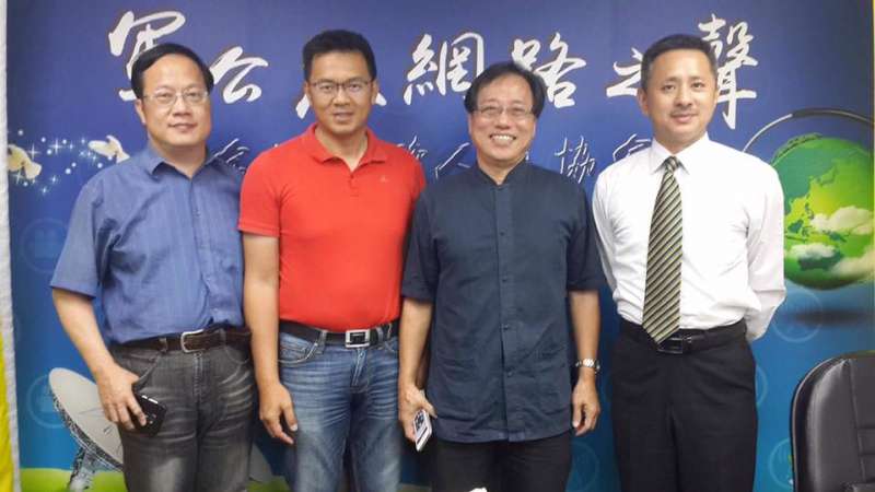 20170804-全國公務人員協會理事長李來希(右二)與安定力量聯盟主席孫繼正(右)。(取自李來希臉書) 20170804-全國公務人員協會理事長李來希(右二)與安定力量聯盟主席孫繼正(右)。(取自李來希臉書)
