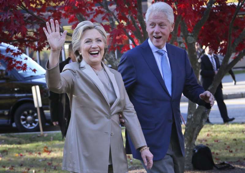 美國前總統柯林頓夫婦(AP) 美國前總統柯林頓夫婦(AP)