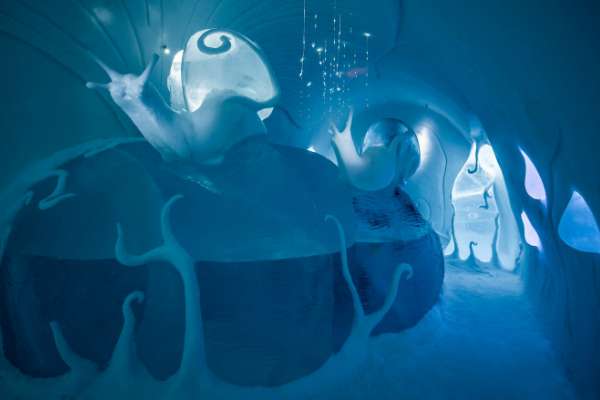設計師 Carl Wellander & Ulrika Tallving 所設計的 「Ground Rules」(圖/Asaf Klige Ice Hotel Jukkasjärvi) 設計師 Carl Wellander & Ulrika Tallving 所設計的 「Ground Rules」(圖/Asaf Klige Ice Hotel Jukkasjärvi)
