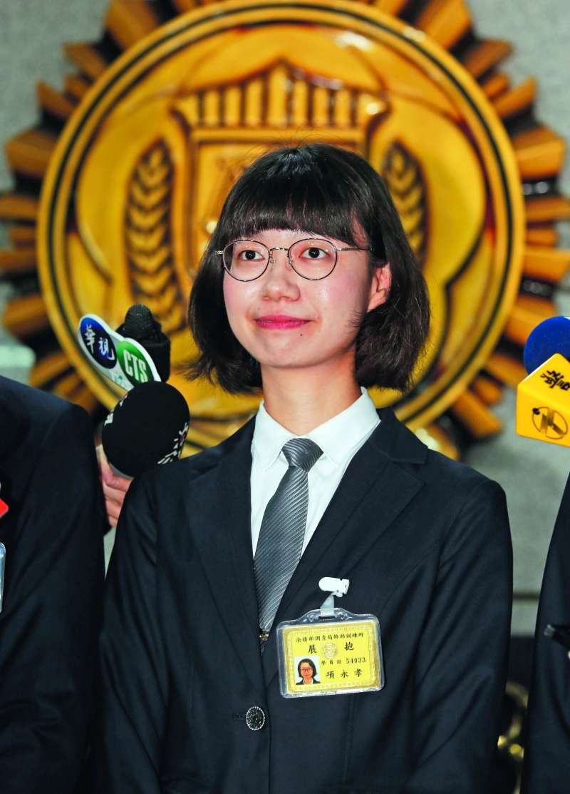 項孝永拿下調查班第54期結訓第一名成績。(郭晉瑋攝) 項孝永拿下調查班第54期結訓第一名成績。(郭晉瑋攝)