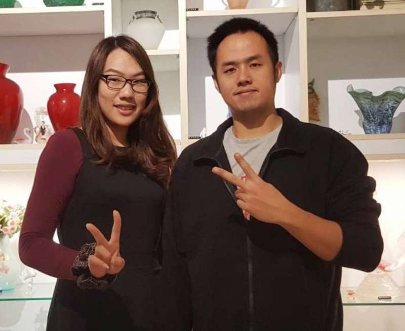 畢業於竹中、竹女的李育昇與李曉芳,受到警察爺爺影響,立志投身消防志業。(圖/新竹市消防局提供) 畢業於竹中、竹女的李育昇與李曉芳,受到警察爺爺影響,立志投身消防志業。(圖/新竹市消防局提供)