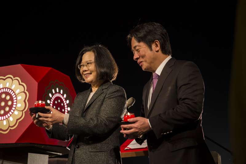 蔡英文總統、行政院長賴清德出席「法鼓山2018除夕撞鐘」祈福活動(總統府) 蔡英文總統、行政院長賴清德出席「法鼓山2018除夕撞鐘」祈福活動(總統府)
