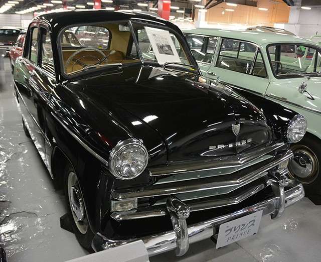 位於神奈川縣座間市,1950年推出的「Prince Sedan Deluxe」,是天皇陛下在皇太子時期所駕駛的車輛。(圖/潮日本提供) 位於神奈川縣座間市,1950年推出的「Prince Sedan Deluxe」,是天皇陛下在皇太子時期所駕駛的車輛。(圖/潮日本提供)