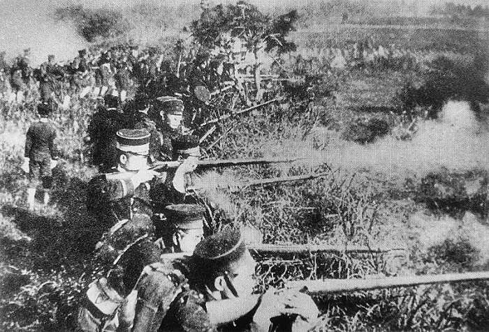 甲午戰爭中攻擊清軍的日軍。(維基百科) 甲午戰爭中攻擊清軍的日軍。(維基百科)
