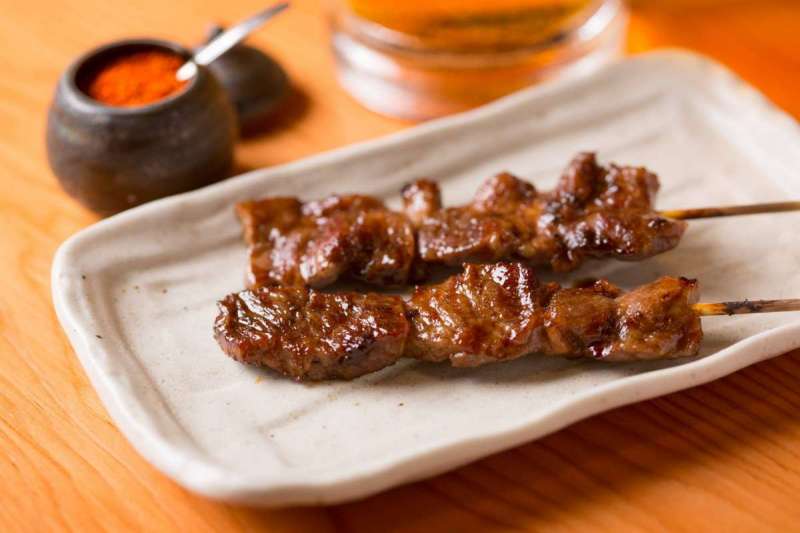 鳥貴族是超級平價的日本居酒屋,在這裡的每樣料理和飲料通通298JPY(未稅)。(圖/鳥貴族@Facebook) 鳥貴族是超級平價的日本居酒屋,在這裡的每樣料理和飲料通通298JPY(未稅)。(圖/鳥貴族@Facebook)