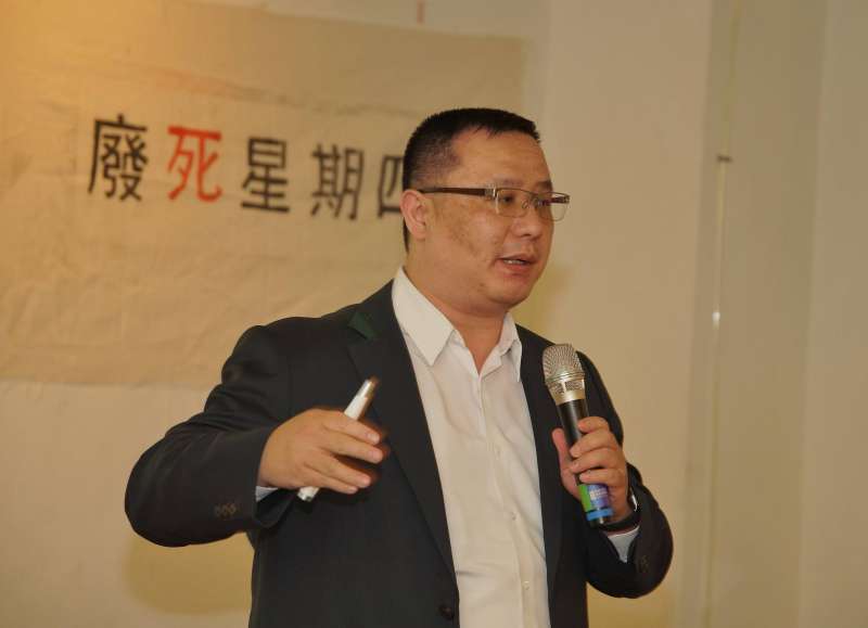 20180510-「廢死星期四X死刑個案看透透」肉圓哥的故事:邱和順案,林鴻文律師出席。(盧逸峰攝) 20180510-「廢死星期四X死刑個案看透透」肉圓哥的故事:邱和順案,林鴻文律師出席。(盧逸峰攝)