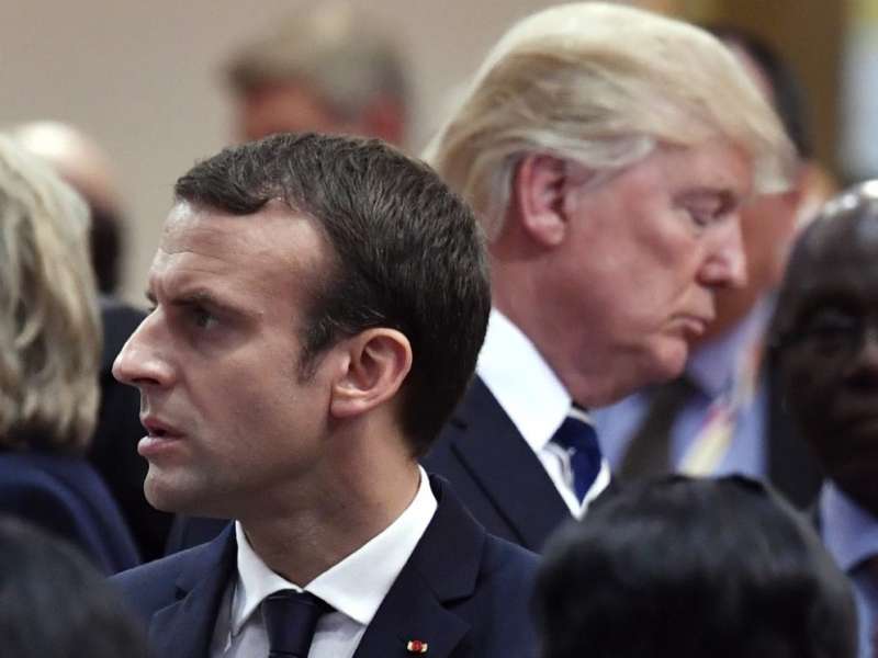 G7峰會正式舉行前,美國總統川普(後右)與法國總統馬克宏(前左)言語交鋒激烈,為峰會蒙上陰影(美聯社) G7峰會正式舉行前,美國總統川普(後右)與法國總統馬克宏(前左)言語交鋒激烈,為峰會蒙上陰影(美聯社)