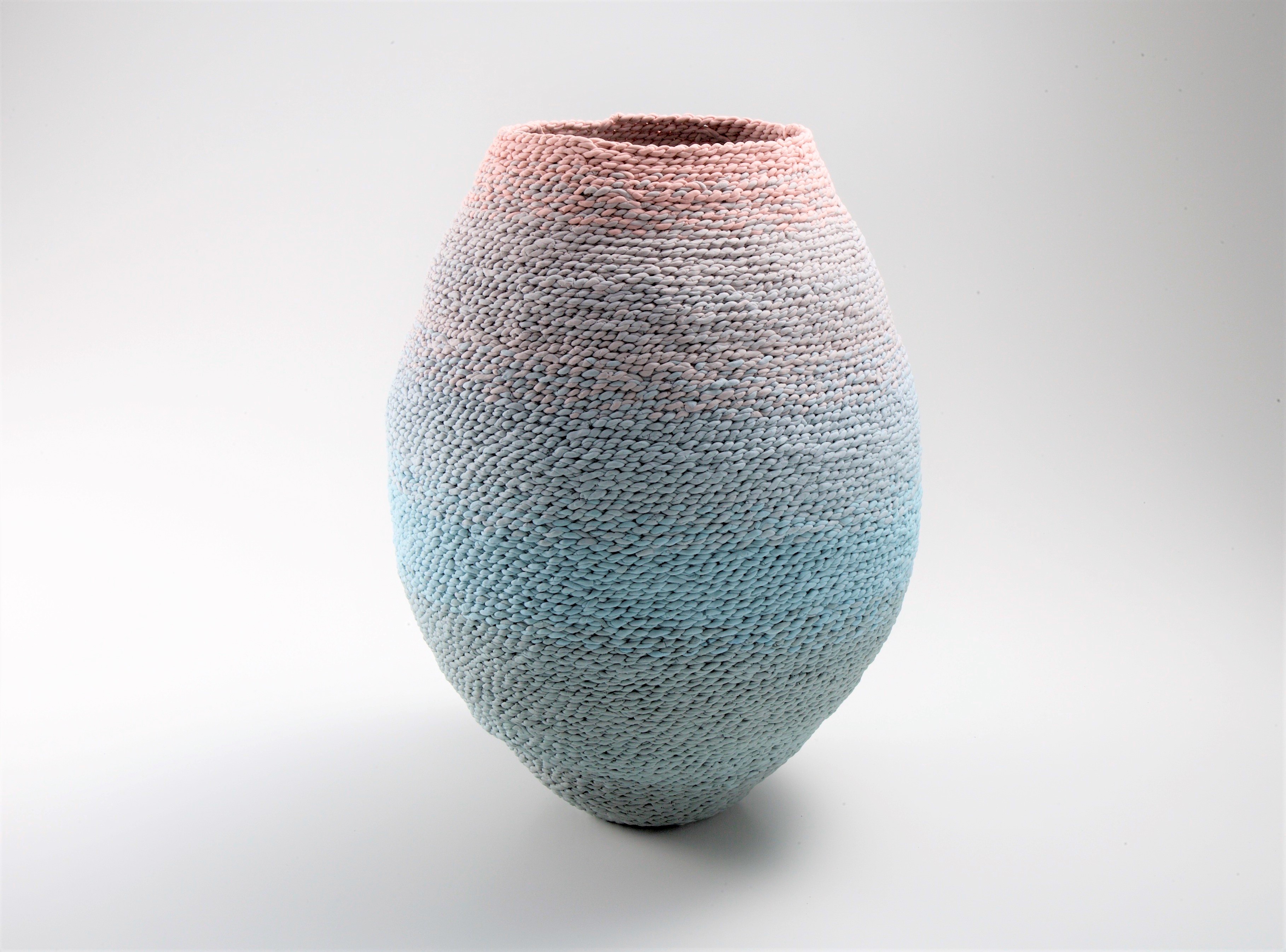 「編憶入裡－釣光穗陶藝個展」自即日起至112年1月29日，於陶博館B1陶藝長廊展出。(圖/鶯歌陶瓷博物館)