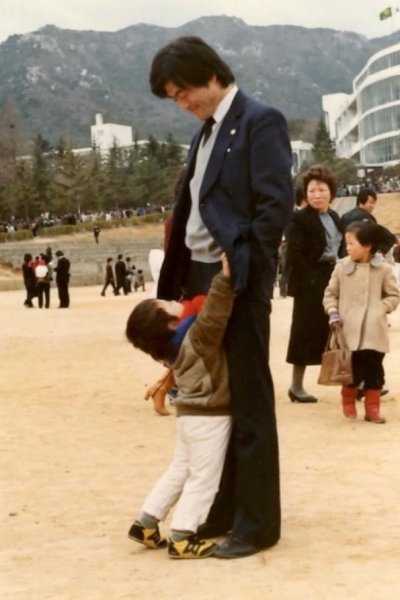 還在擔任律師時期的文在寅。 還在擔任律師時期的文在寅。