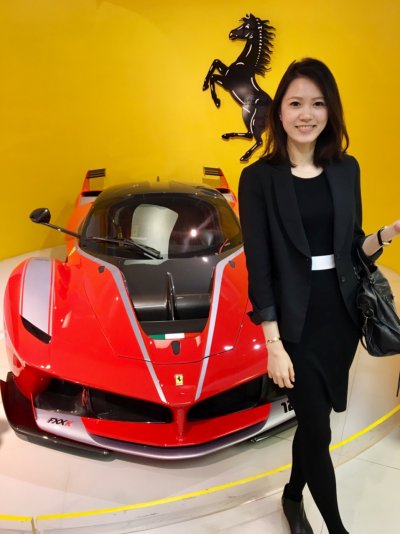 Lena參加學校舉辦的活動,到Ferrari總部參觀。(圖/Sabina Huang提供) Lena參加學校舉辦的活動,到Ferrari總部參觀。(圖/Sabina Huang提供)