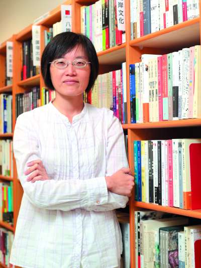 莊瑞琳認為作品唯有說服市場與讀者才有意義。(郭晉瑋攝) 莊瑞琳認為作品唯有說服市場與讀者才有意義。(郭晉瑋攝)