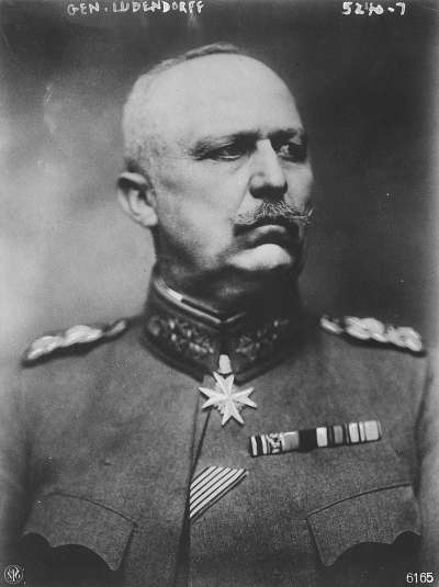德意志帝國參謀總長艾瑞希·魯登道夫(Erich Ludendorff),為德國的著名將軍,同時也是第一次世界大戰時的重要主將。(取自維基百科 / 公有領域) 德意志帝國參謀總長艾瑞希·魯登道夫(Erich Ludendorff),為德國的著名將軍,同時也是第一次世界大戰時的重要主將。(取自維基百科 / 公有領域)