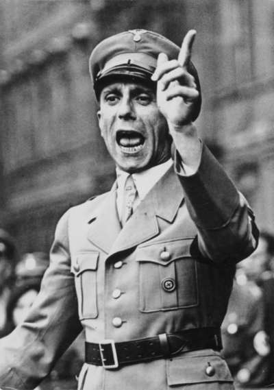 納粹德國的宣傳部長戈培爾（Paul Joseph Goebbels），專門宣傳納粹的思想，德國戰敗後舉家服藥自殺。（圖／想想論壇提供）