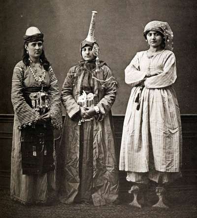 1870年左右的大馬士革婦女照。(圖/作者提供) 1870年左右的大馬士革婦女照。(圖/作者提供)