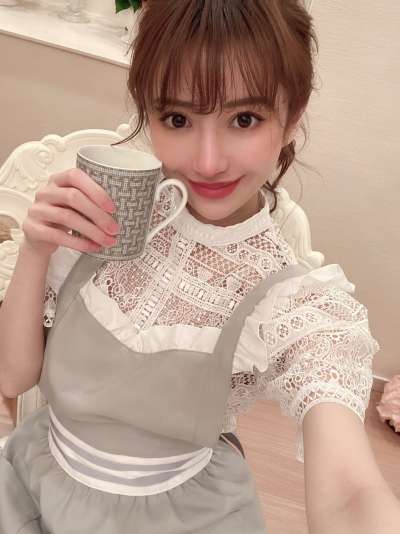 愛澤繪美里卻曾說「我沒有夢想,也討厭努力。」之後卻成為歌舞伎町的「傳說嬢王」。(圖/取自愛澤繪美里twitter) 愛澤繪美里卻曾說「我沒有夢想,也討厭努力。」之後卻成為歌舞伎町的「傳說嬢王」。(圖/取自愛澤繪美里twitter)