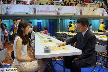 黨希昀二段 vs 林海峰國手。(海峰棋院) 黨希昀二段 vs 林海峰國手。(海峰棋院)