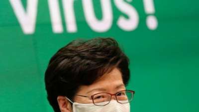 香港行政長官林鄭月娥說,押後選舉完全沒有政治考慮。(BBC News中文) 香港行政長官林鄭月娥說,押後選舉完全沒有政治考慮。(BBC News中文)