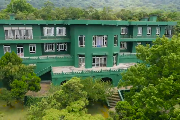 蔣介石的皇家享受：在全台灣蓋30多座行館，重金買飛機就為了遊日月潭！