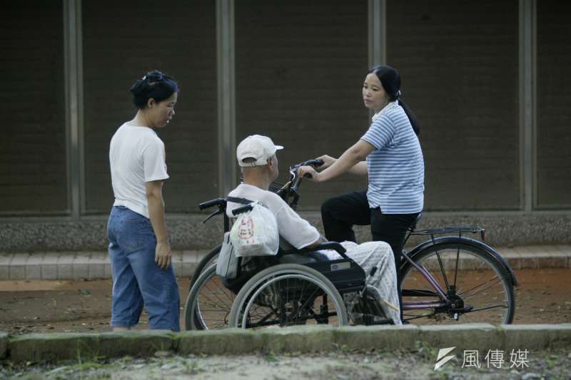 過去10年台灣人均壽命皆是正向成長，然而2014年罕見逆轉。（資料照，余志偉攝）