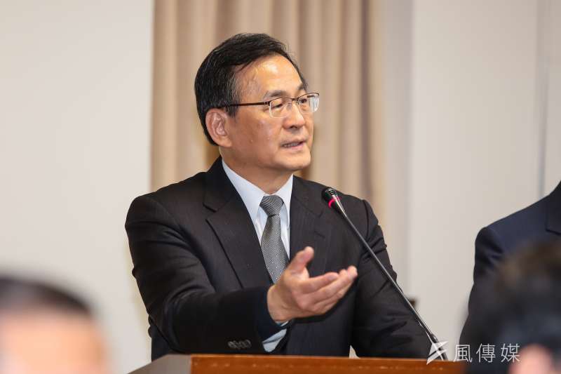 台電董事長黃重球於經濟委員會備詢。(顏麟宇攝) 台電董事長黃重球於經濟委員會備詢。(顏麟宇攝)