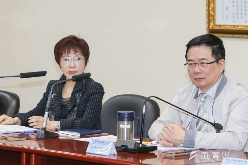 20160427-國民黨中常會.主席洪秀柱介紹火力強大的政策會執行長蔡正元.(陳明仁攝) 20160427-國民黨中常會.主席洪秀柱介紹火力強大的政策會執行長蔡正元.(陳明仁攝)