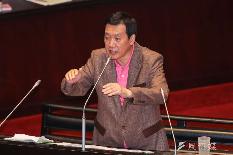 國民黨立委費鴻泰3日於立院質詢。(顏麟宇攝) 國民黨立委費鴻泰3日於立院質詢。(顏麟宇攝)