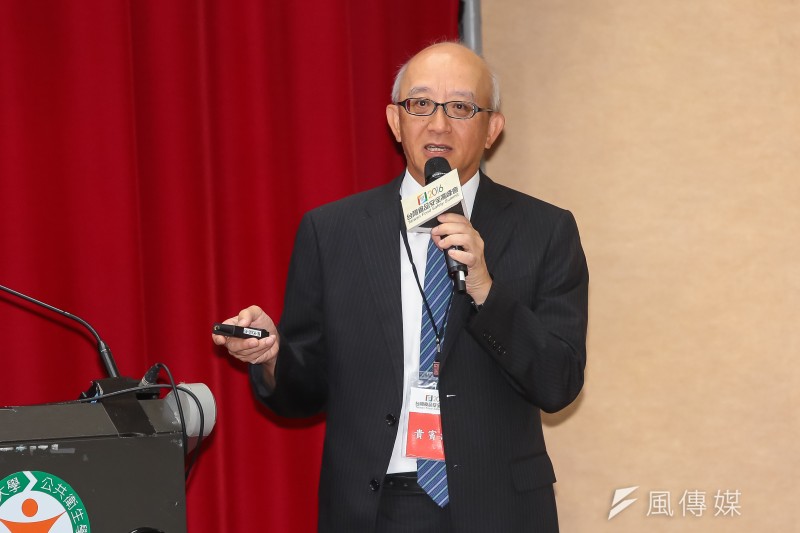 20160830-行政院食品安全辦公室主任康照洲30日出席「2016台灣食品安全高峰會」，講述国內食安現況。（顏麟宇撮影）