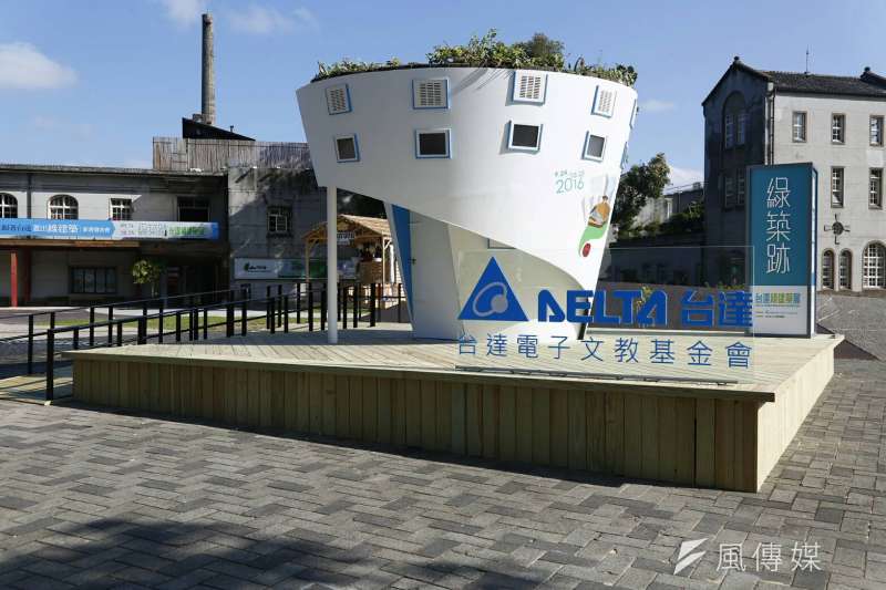 鸚鵡螺小屋是來自過去燈節的回收物品,也是這次設計競賽的主題。(施孝衡攝) 鸚鵡螺小屋是來自過去燈節的回收物品,也是這次設計競賽的主題。(施孝衡攝)