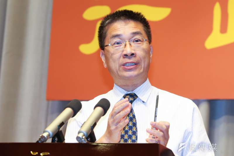 20161003-行政院新任發言人徐國勇記者會,證實丁克華與金管會政務副主委桂先農已請辭.(陳明仁攝) 20161003-行政院新任發言人徐國勇記者會,證實丁克華與金管會政務副主委桂先農已請辭.(陳明仁攝)