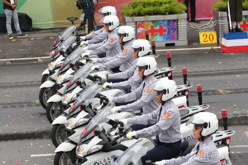 2016-10-10-中華民國105年度國慶典禮-表演-警察-騎警重機隊-顏麟宇攝