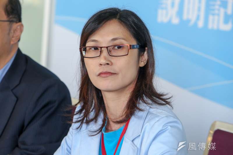 20161120-罕病基金會「聯合國演說受阻暨罕見獎助學金頒獎」記者會.台灣罕病基金會執行長.陳冠如.(陳明仁攝) 20161120-罕病基金會「聯合國演說受阻暨罕見獎助學金頒獎」記者會.台灣罕病基金會執行長.陳冠如.(陳明仁攝)