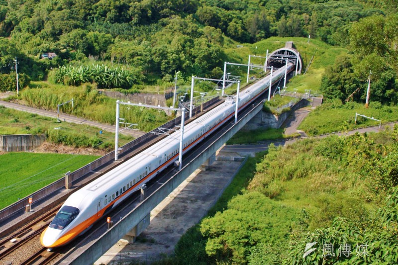 台灣高鐵列車,攝於苗栗路段。(盧逸峰攝) 台灣高鐵列車,攝於苗栗路段。(盧逸峰攝)