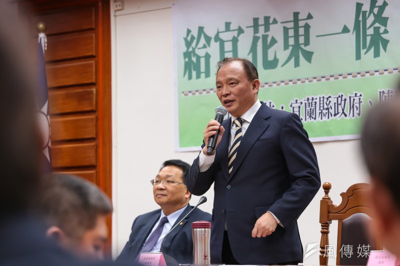 20170120-宜蘭縣長林聰賢20日至立院與民進黨立委蕭美琴、陳歐珀、劉櫂豪召開「給宜花東一條快捷化的鐵路」記者會。(顏麟宇攝) 20170120-宜蘭縣長林聰賢20日至立院與民進黨立委蕭美琴、陳歐珀、劉櫂豪召開「給宜花東一條快捷化的鐵路」記者會。(顏麟宇攝)