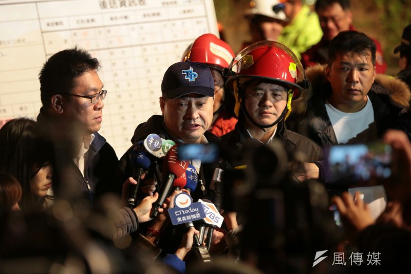 gchhy北市災害應變中心於晚間22時即時2級開設,台北市副市長鄧家基則到災難現場。(顏麟宇攝)jpg.jpg gchhy北市災害應變中心於晚間22時即時2級開設,台北市副市長鄧家基則到災難現場。(顏麟宇攝)jpg.jpg