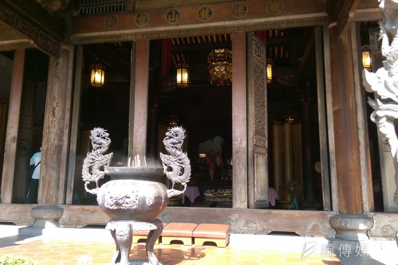 鹿港龍山寺，宗教，廟宇，香爐（風傳媒）